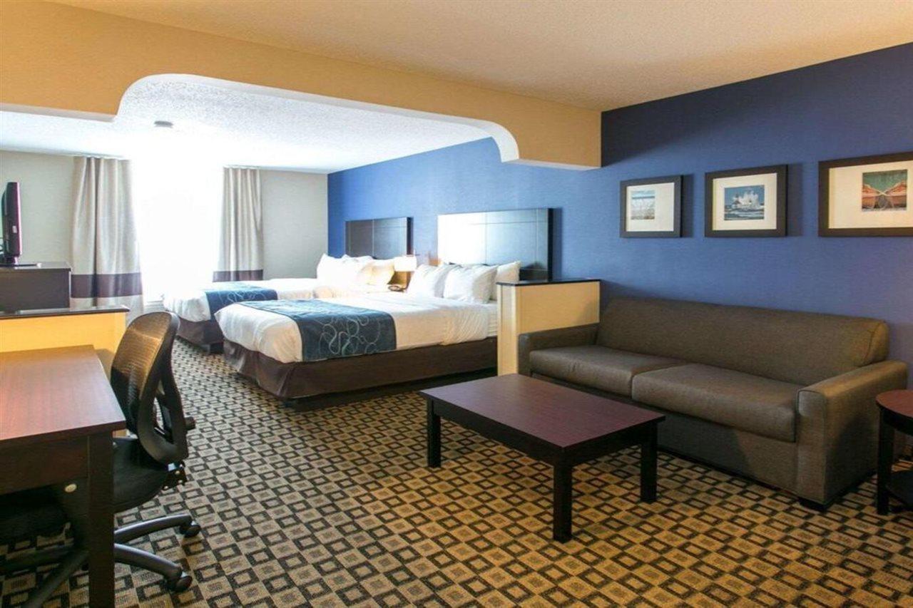 Comfort Suites Benton Harbor - St Joseph Экстерьер фото