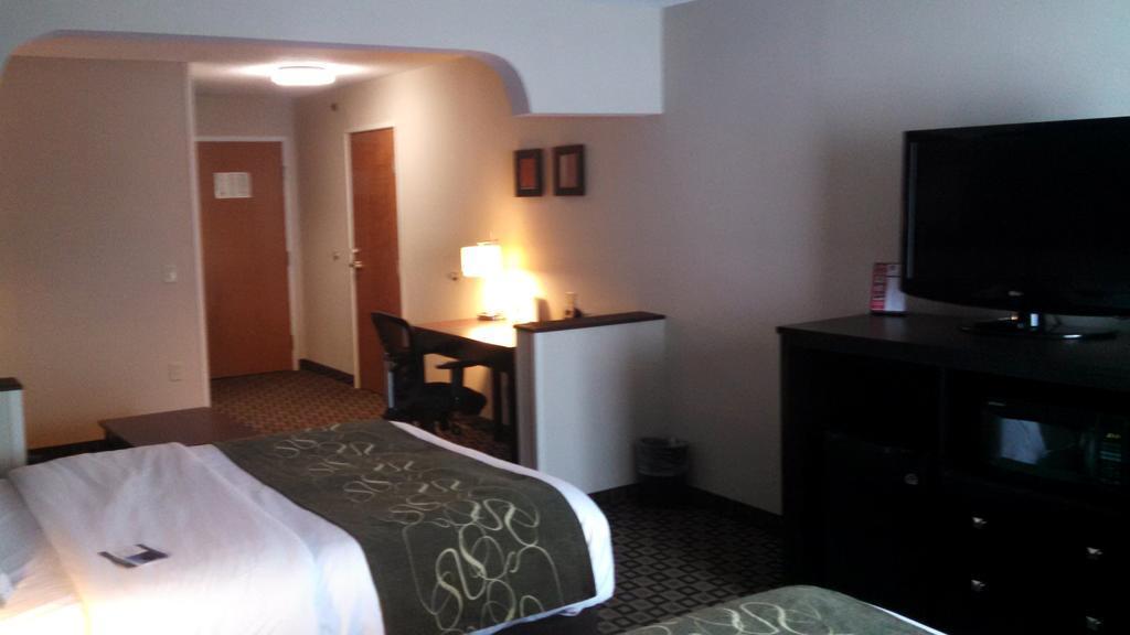 Comfort Suites Benton Harbor - St Joseph Экстерьер фото